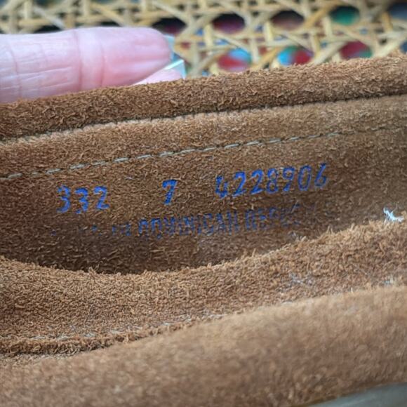 Minnetonka Tobacco Suede Peace Moc Loafer Flat Shoe - Picture 7 of 7